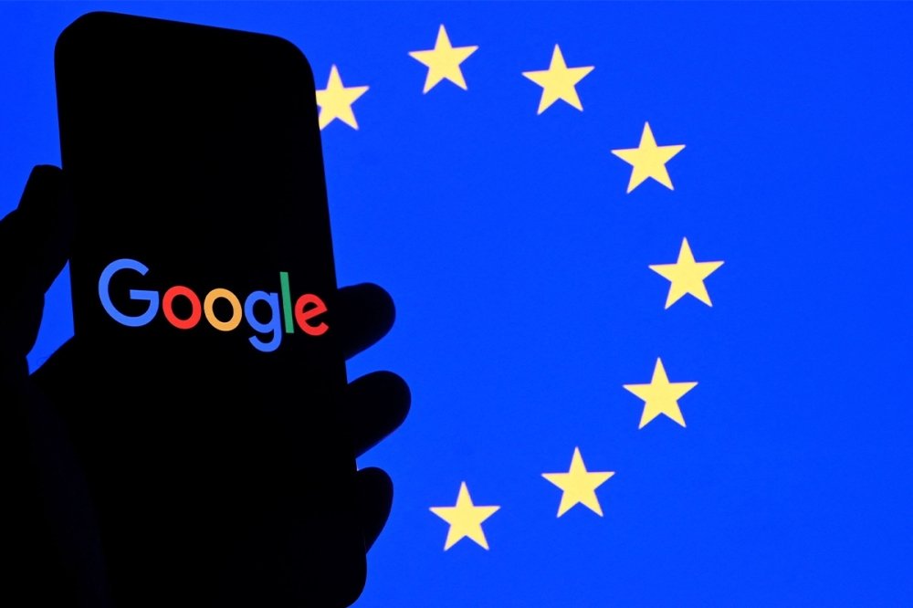 الذكاء الاصطناعي يضع «غوغل» في أزمة مع الاتحاد الأوروبي